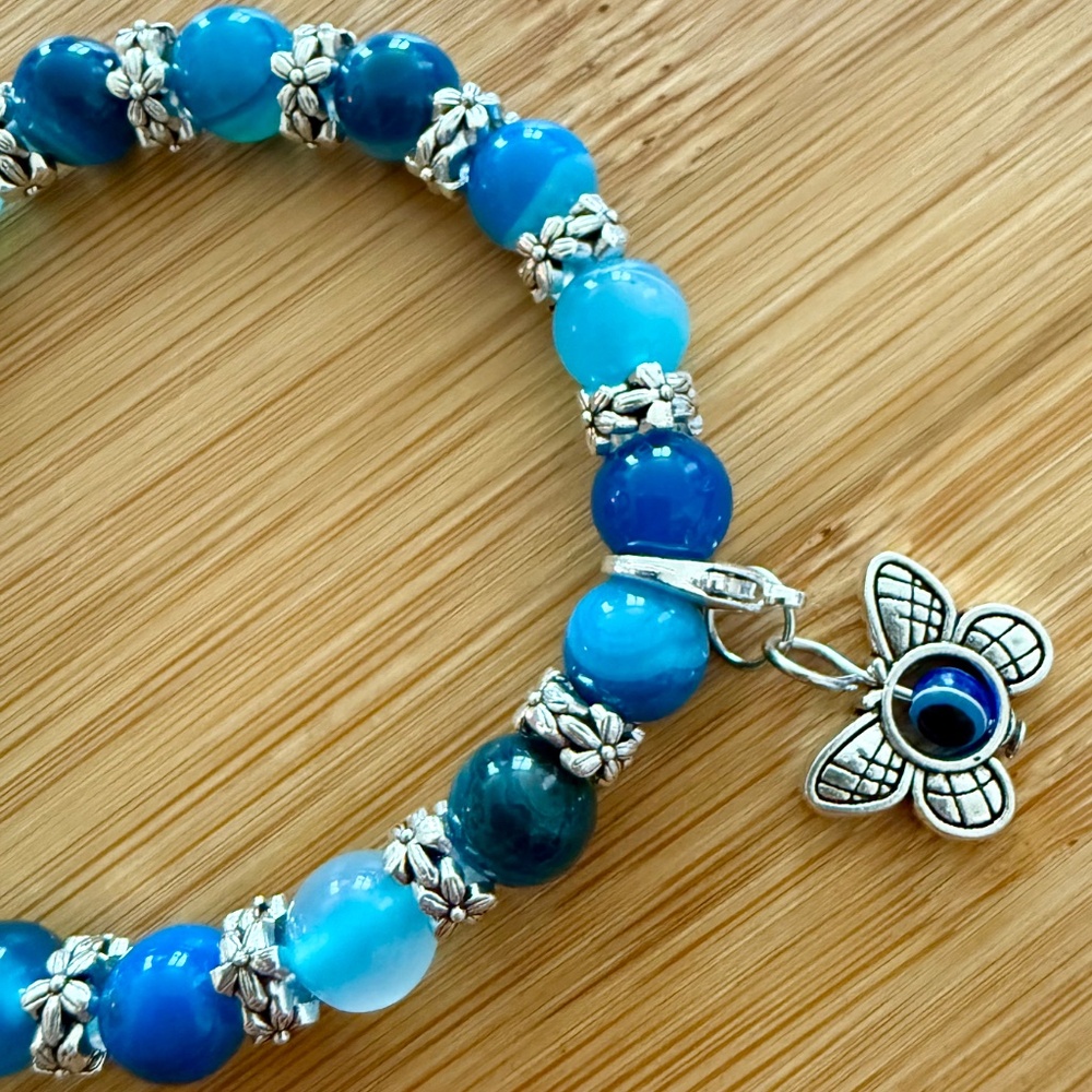 Blue Swirl Agate with Butterfly-eye Charm Gemstone Bracelet!